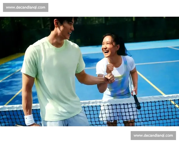 贾玲汪顺网球场燃爆！高马尾短裙造型掀起青春风暴